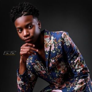 Meet your Posher, Derrick